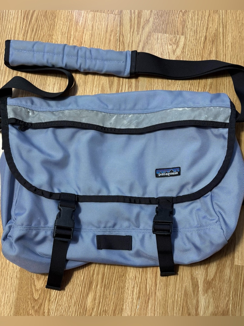 Patagonia critical mass messenger bag 90s blue
